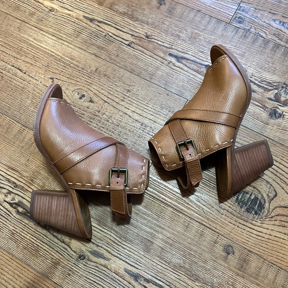 Frye DANI Pickstitch Shield Brow Leather Sandals